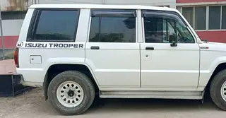 পুলিশের ধাওয়া খেয়ে বাসাইলে জিপ ফেলে পালালো ডাকাতদল